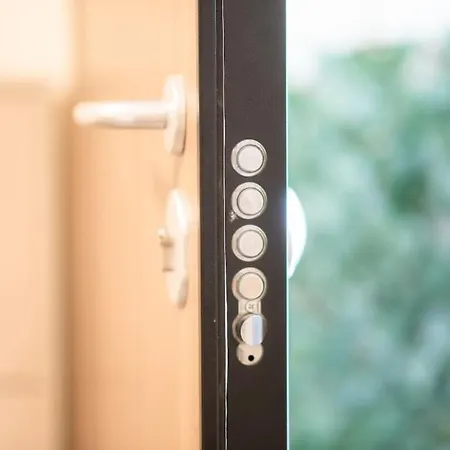 New & Comfy Flat In Pangrati Apartment Athens Exterior photo